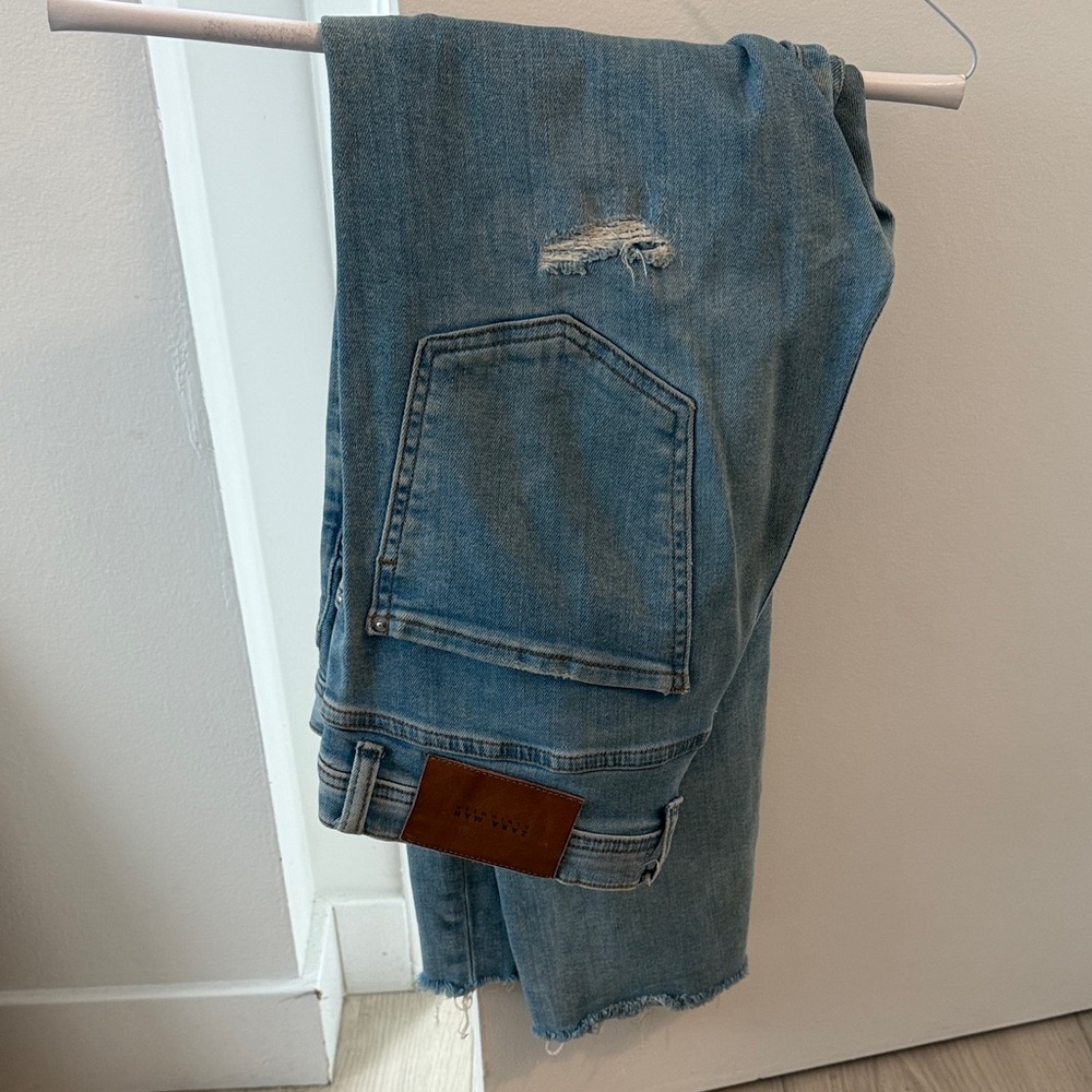 Zara Men's Light Blue Relaxed Jeans